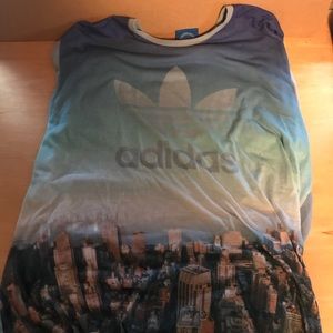 Adidas city T-shirt